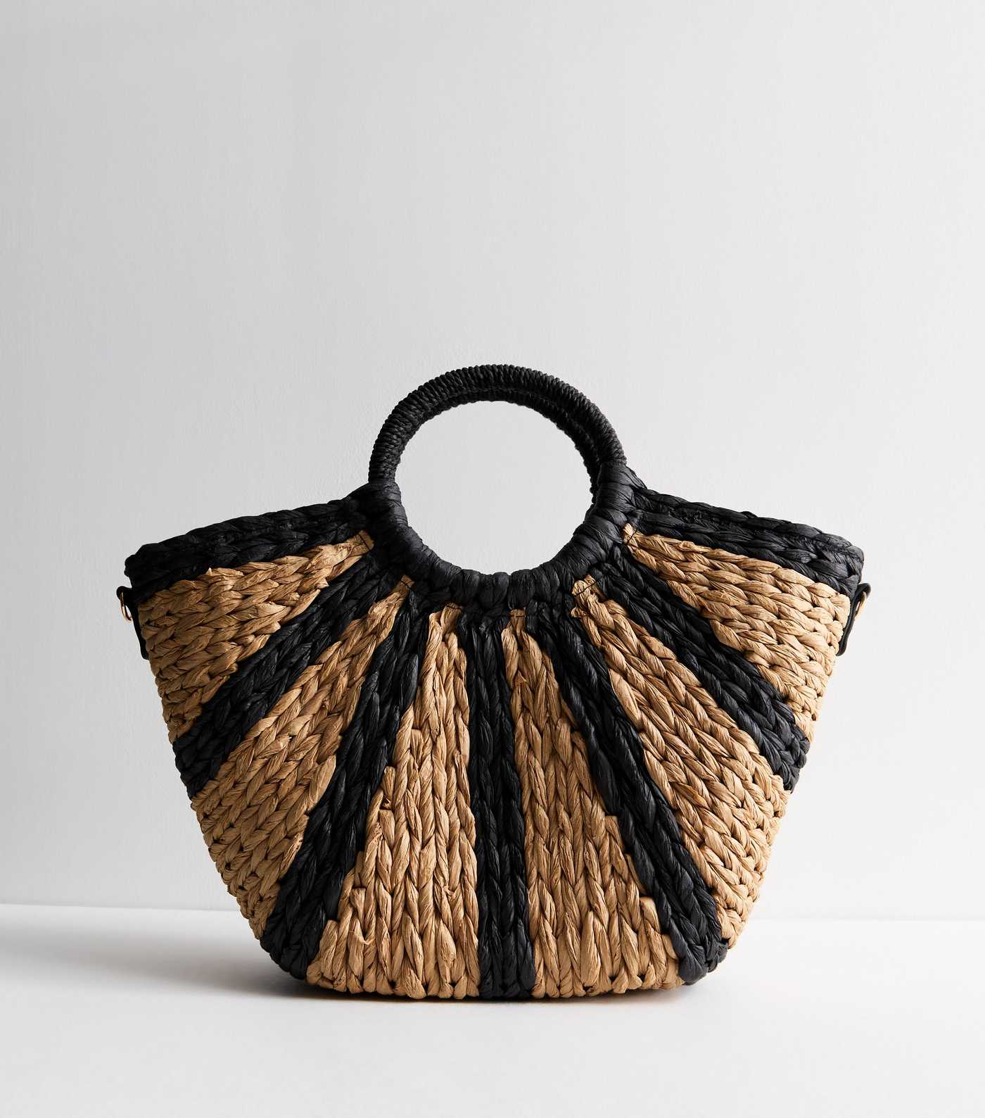 Straw Effect Basket